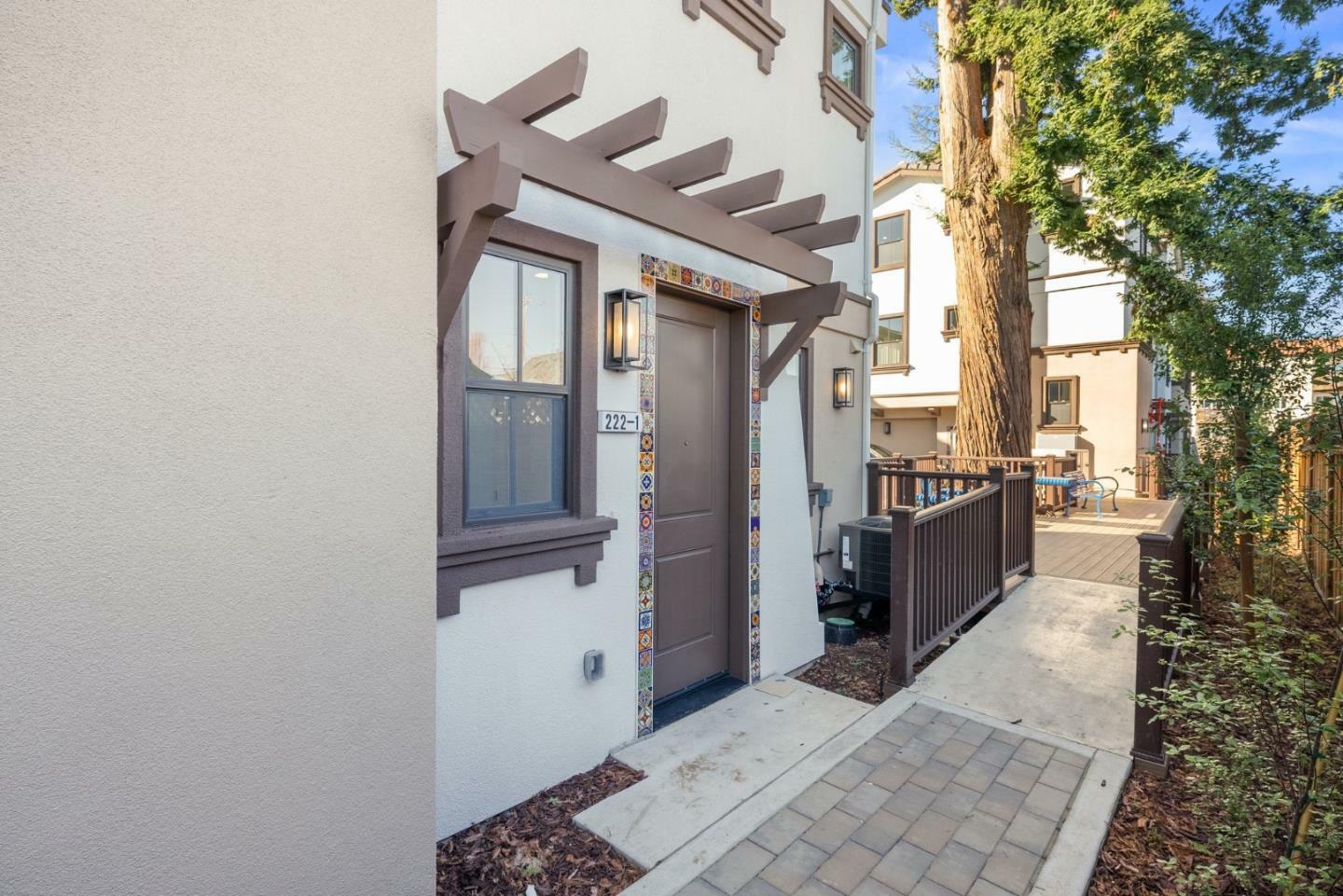 Property Photo:  222 Carroll Street 1  CA 94086 