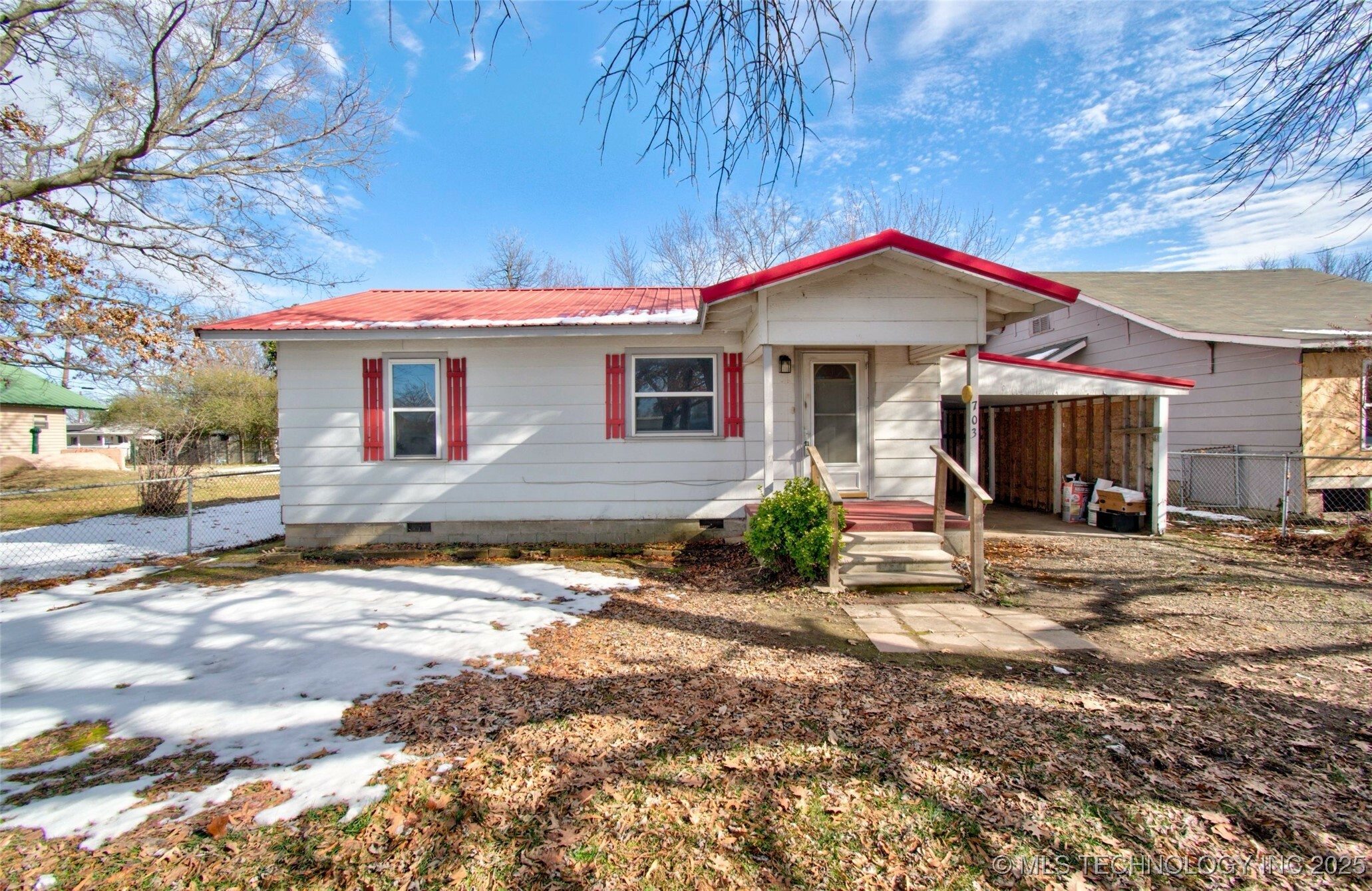 Property Photo:  703 N Wineblood Street  OK 74426 