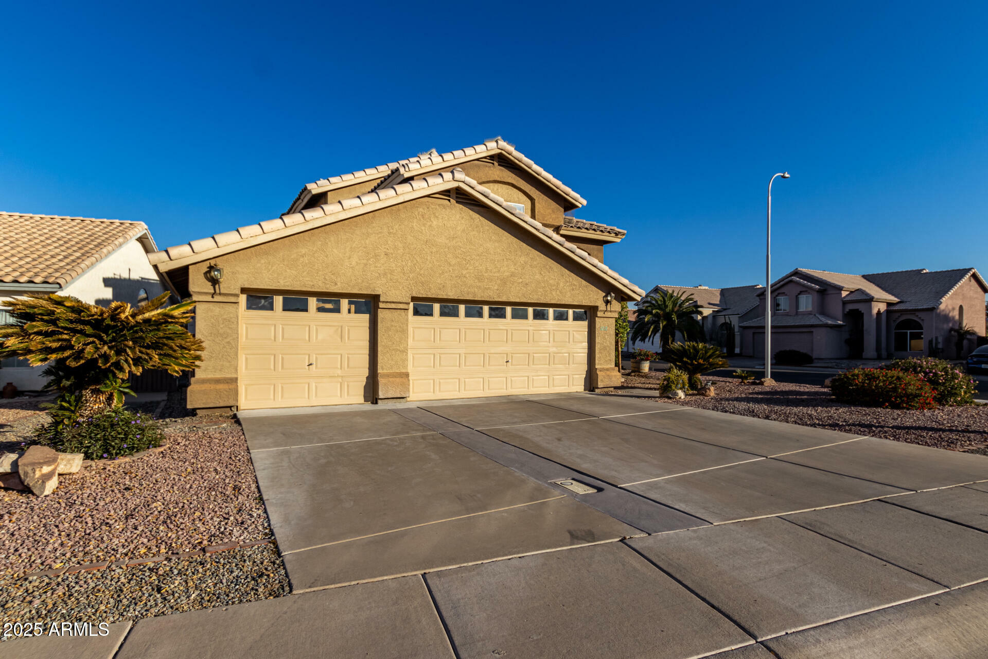 Property Photo: 1212 E Butler Drive AZ 85225
