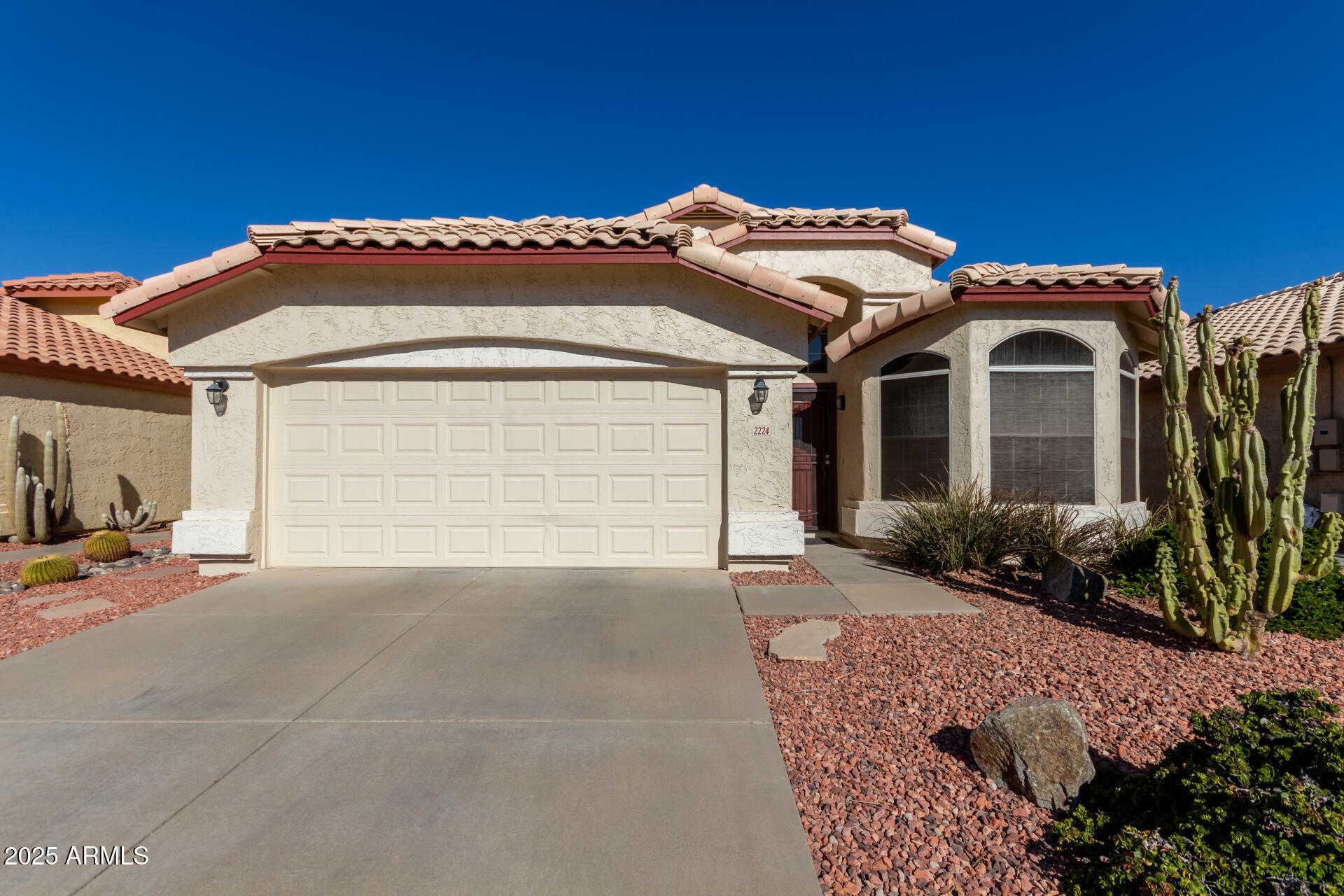 Property Photo:  2224 E Crest Lane  AZ 85024 