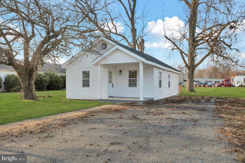 Property Photo:  126 Bend Farm Rd  VA 22408 