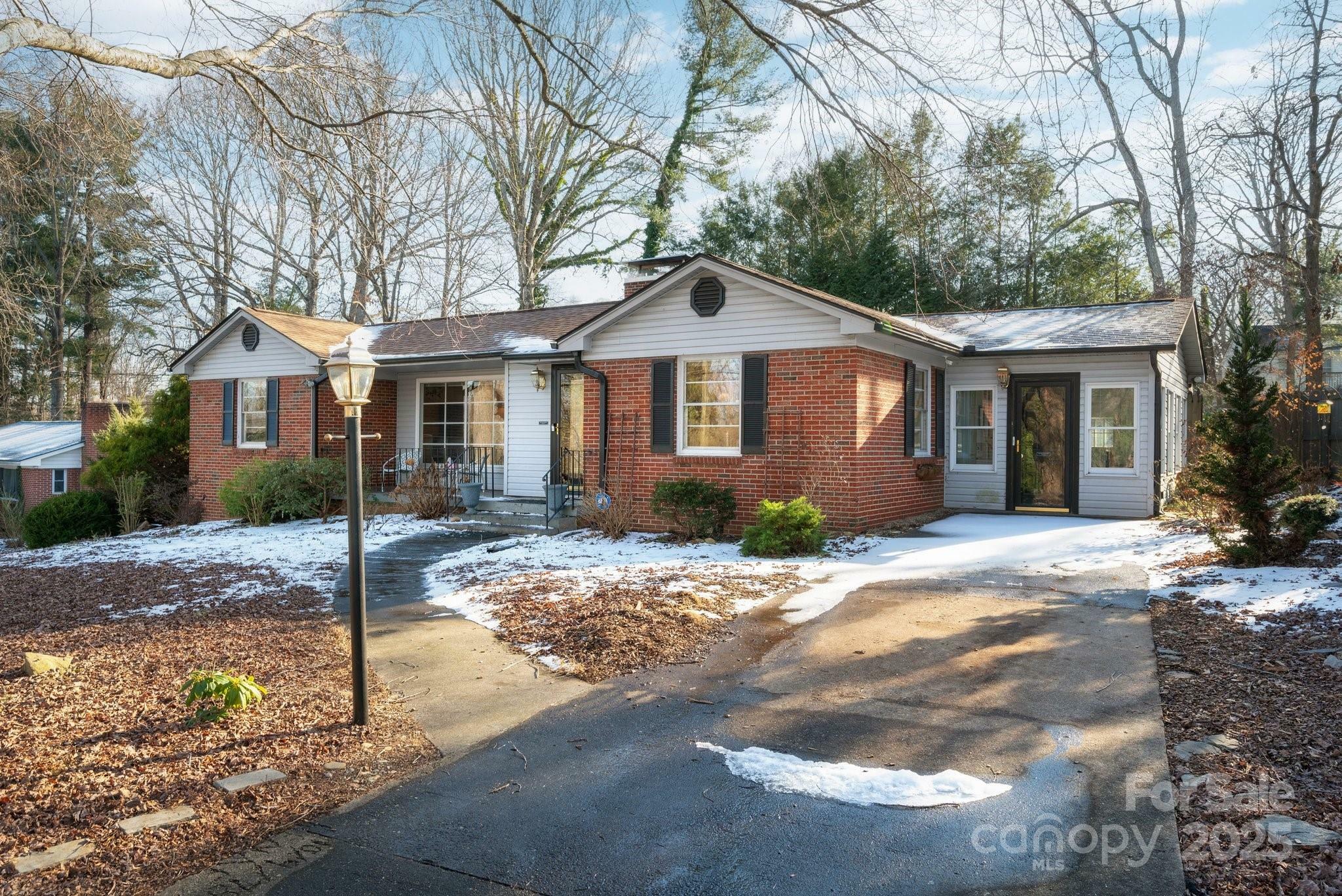 Property Photo:  65 Wilshire Drive  NC 28806 