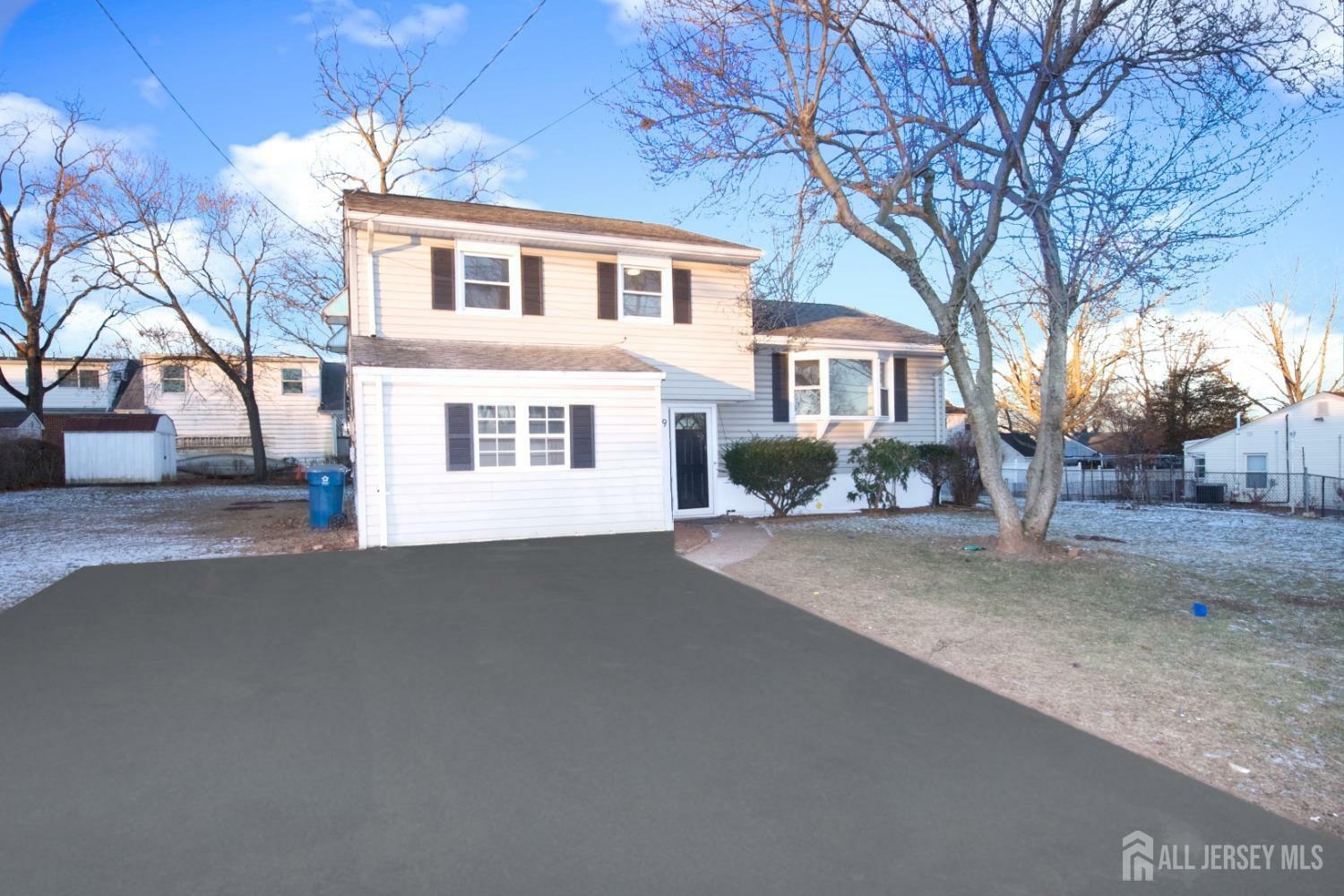 Property Photo:  9 Berwick Way  NJ 08854 