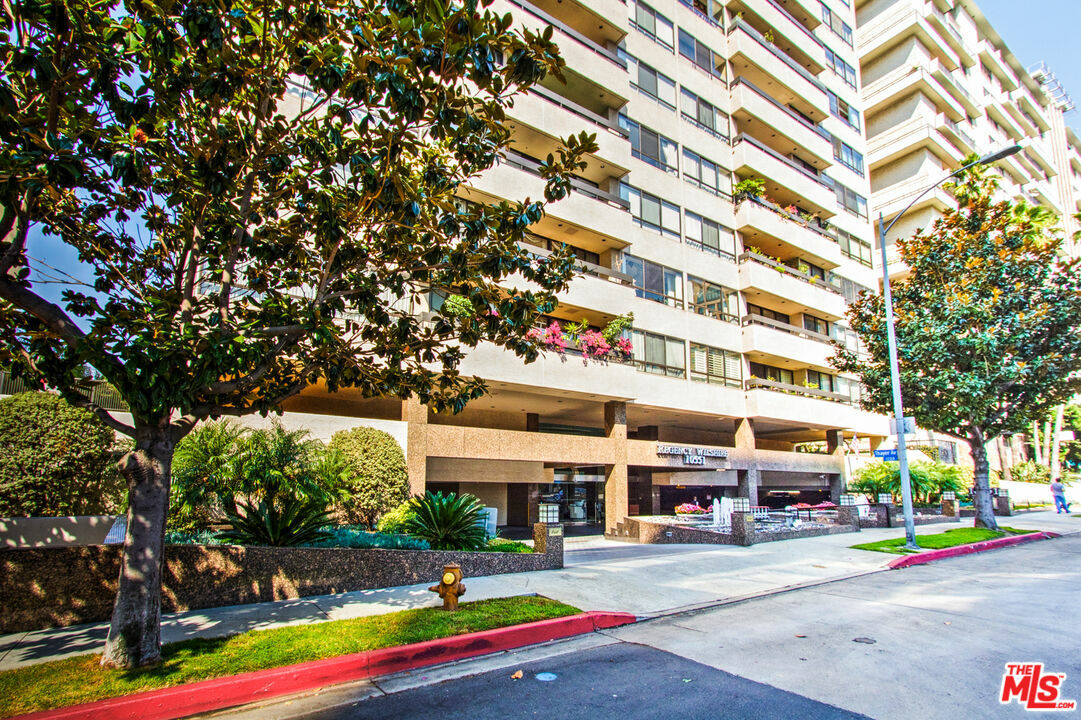 Property Photo:  10551 Wilshire Blvd 1405  CA 90024 