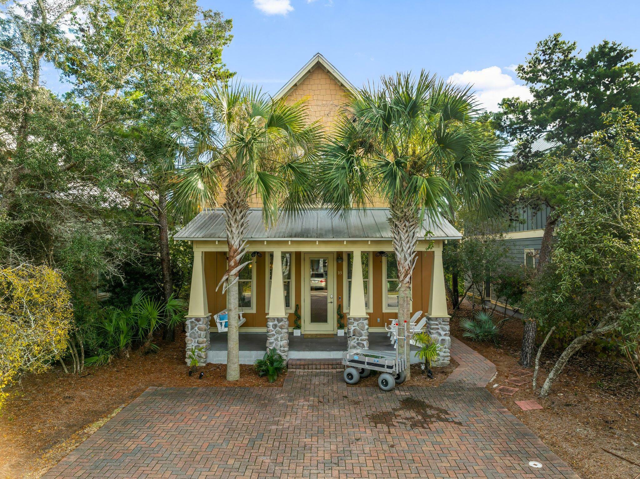 Property Photo:  18 Classic Court Lane  FL 32459 