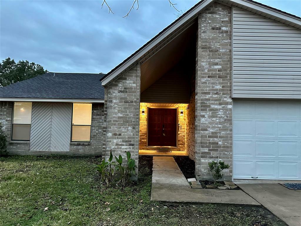 Property Photo:  10110 Hibernia Drive  TX 77088 