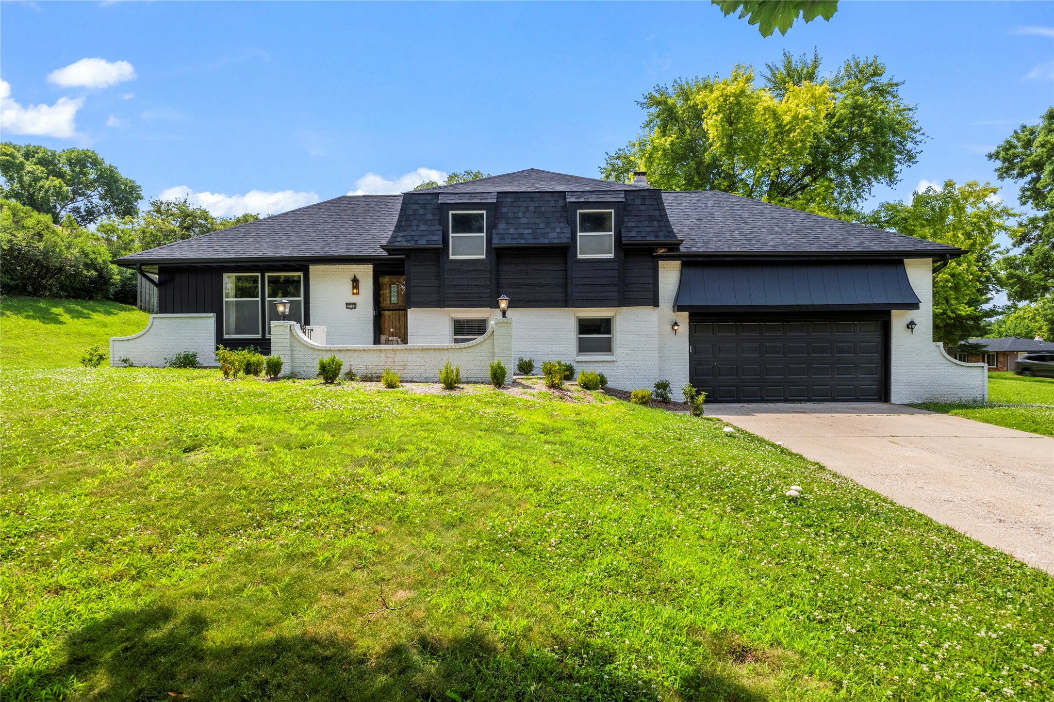 Property Photo:  2718 Miller Avenue  IA 50321 