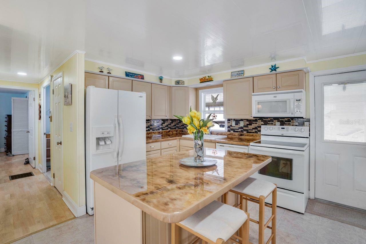 Property Photo:  716 Blackburn Boulevard  FL 34287 