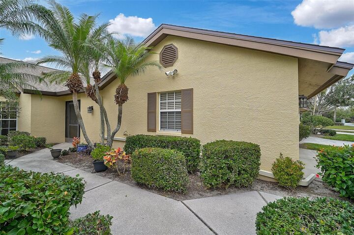 Property Photo:  7146 Lakeside Drive  FL 34243 