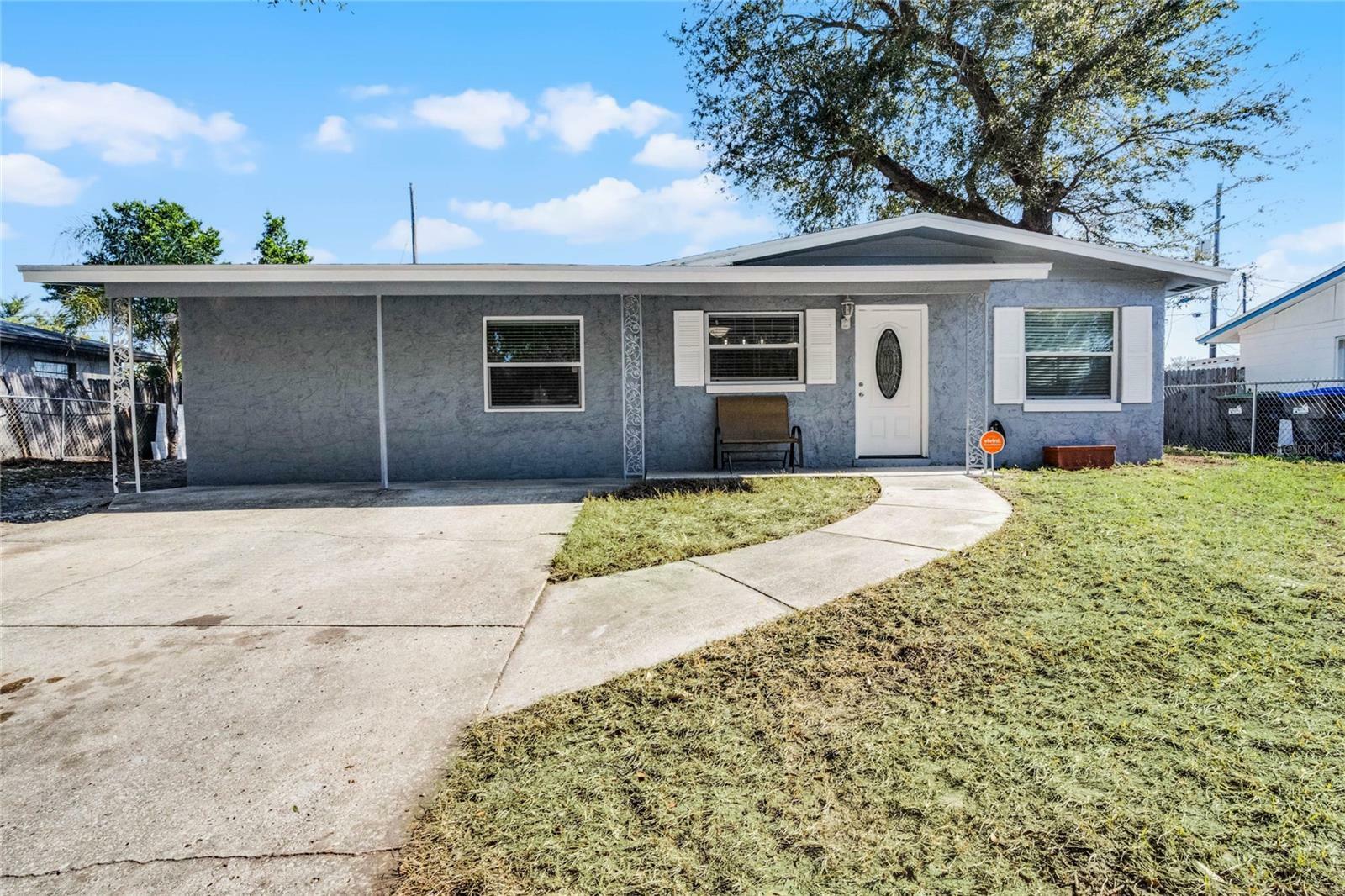 Property Photo: 1527 Hernandes Drive FL 32808