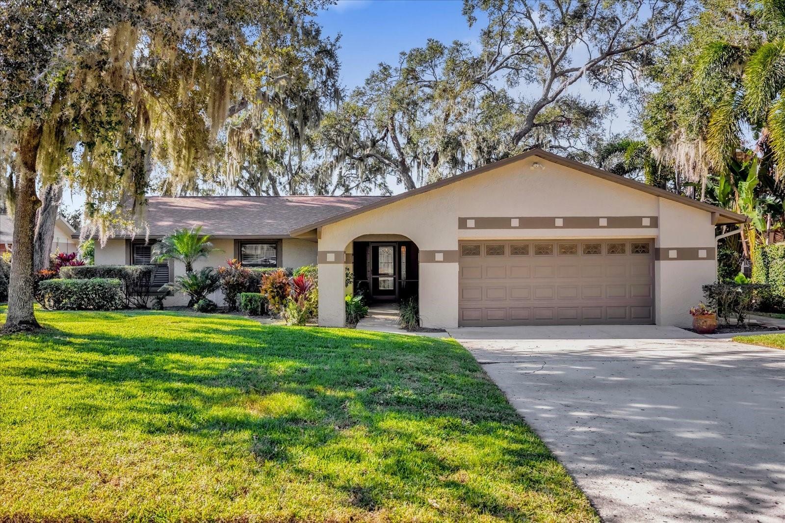 Property Photo:  509 E Lakeshore Drive  FL 34761 