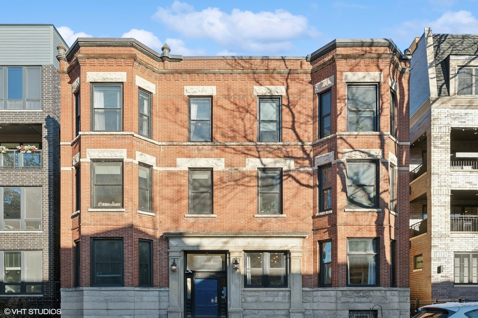 Property Photo:  728 W Aldine Avenue 1E  IL 60657 