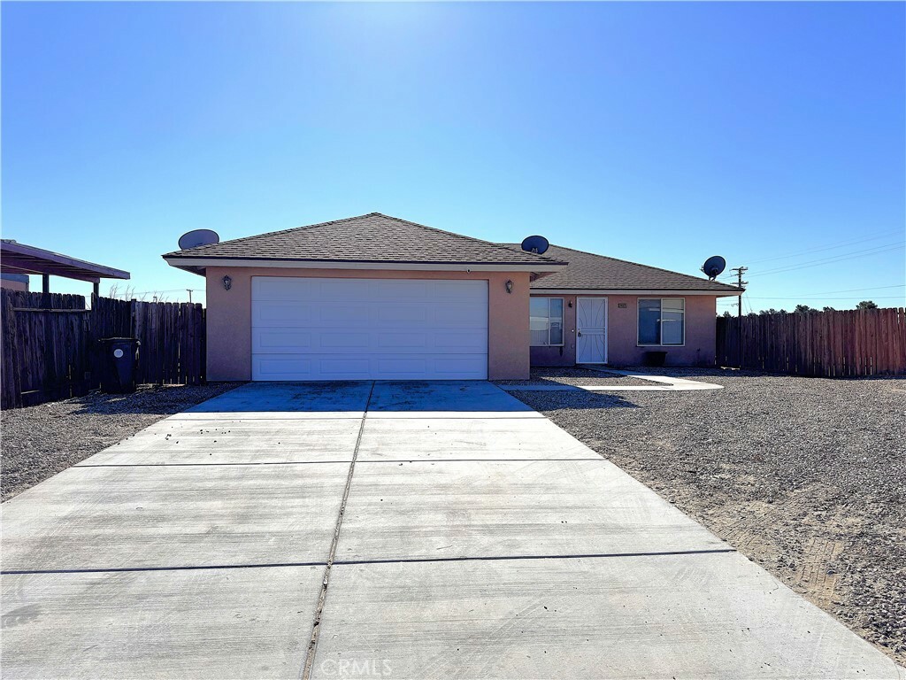 Property Photo: 24925 Paseo Robles CA 92311
