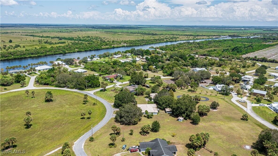 Property Photo:  1038 Seminole Circle  FL 33471 