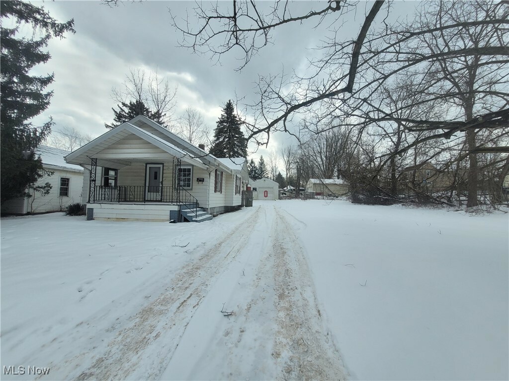 Property Photo:  1021 E Indianola Avenue  OH 44502 