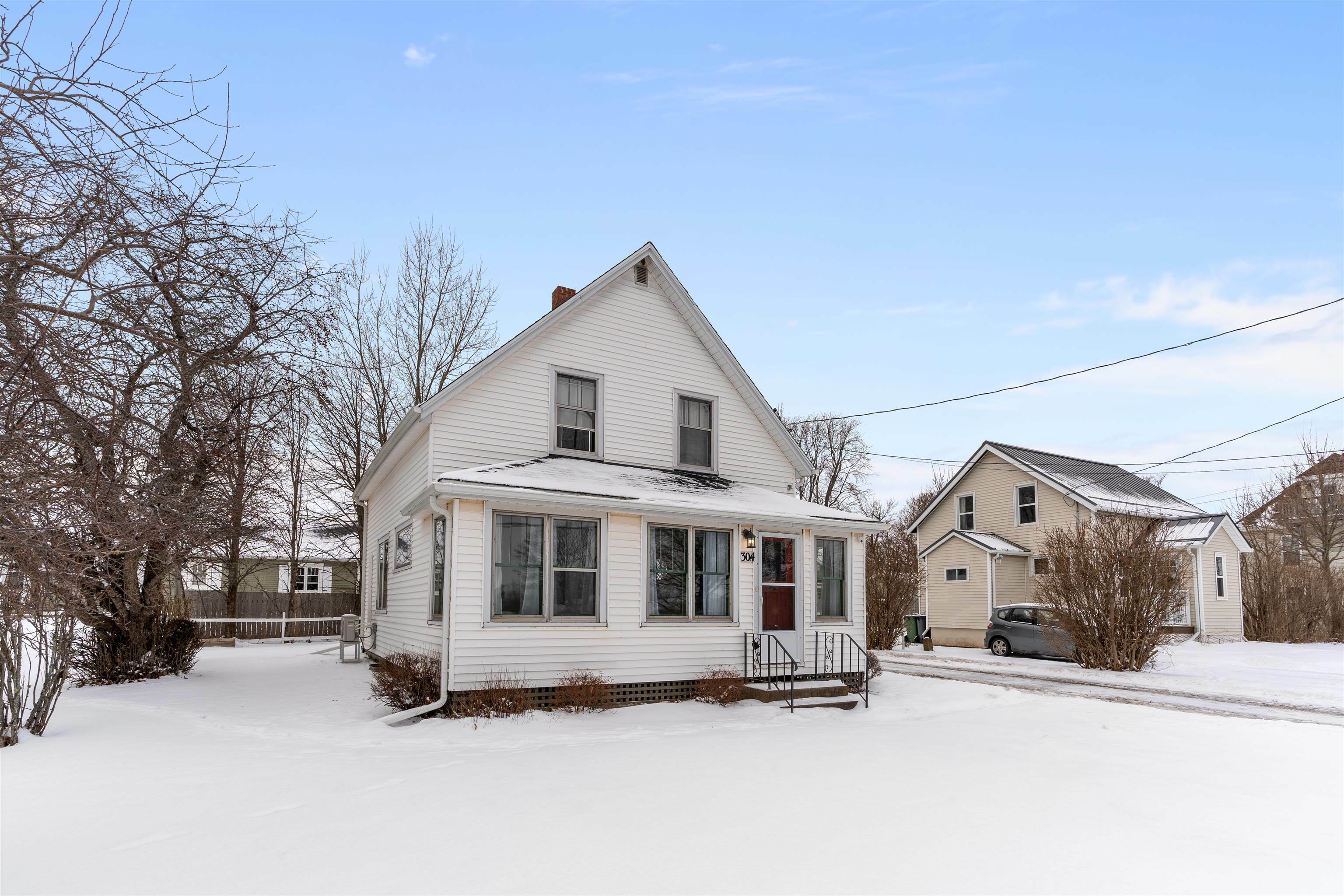 Property Photo:  304 Summer Street  PE C1N 3K2 