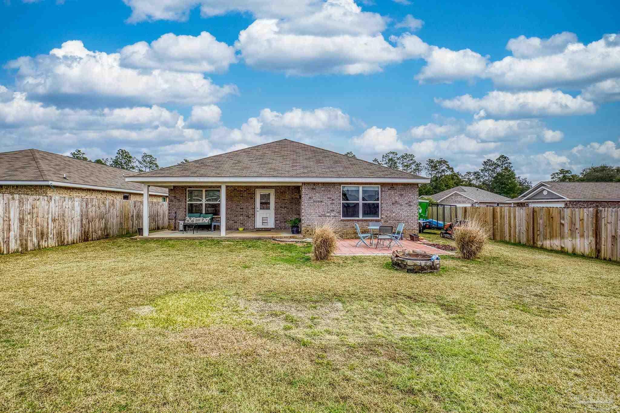 Property Photo: 4109 Roosevelt Way FL 32583