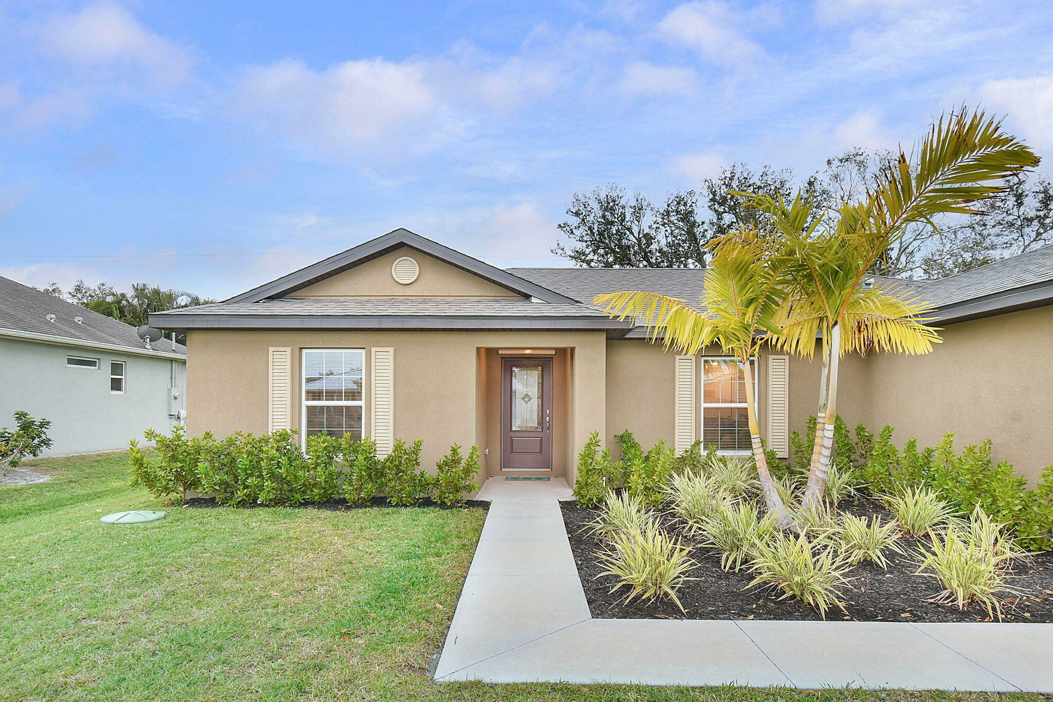 Property Photo:  2010 SW Beard Street  FL 34953 