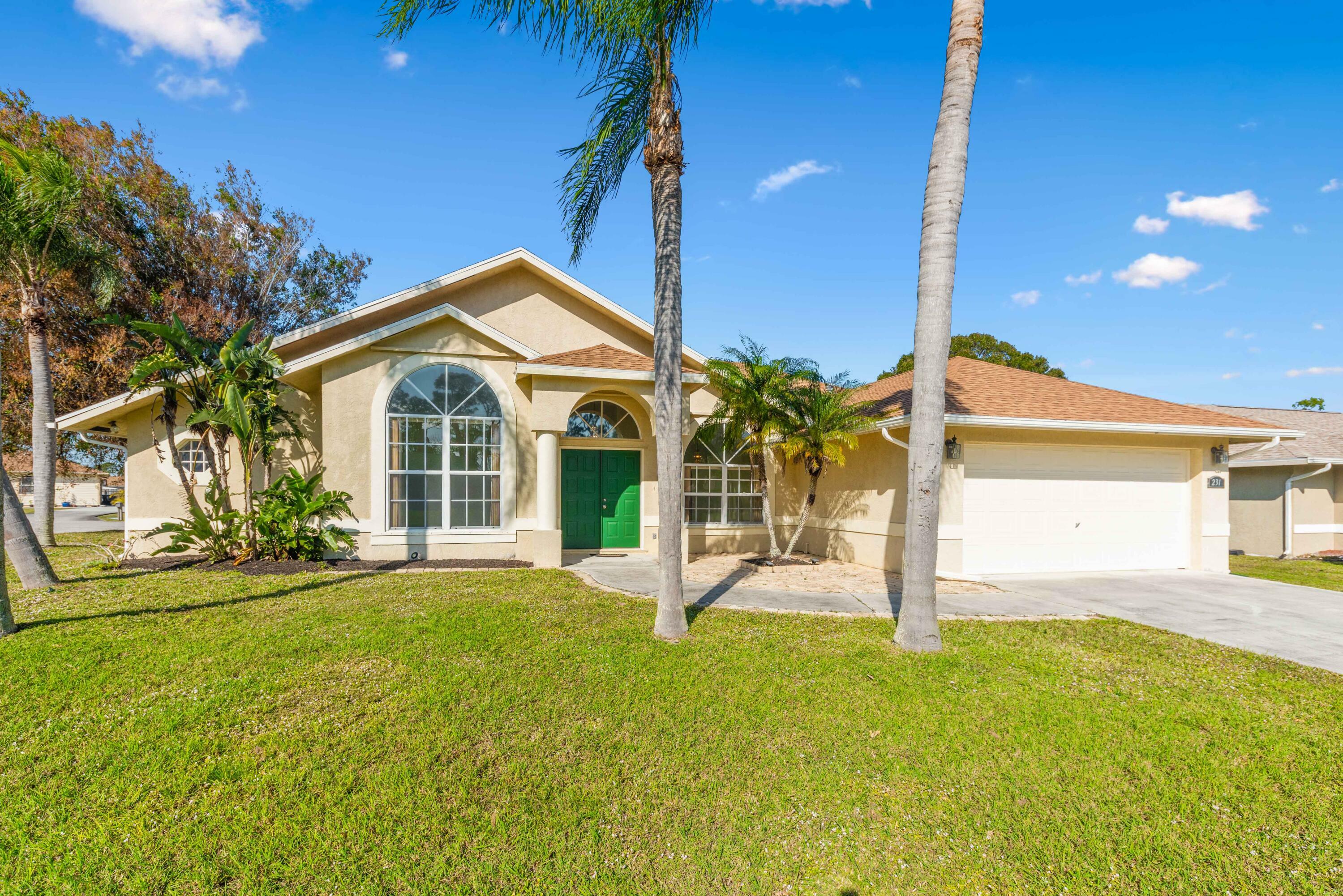 Property Photo:  231 SE Crosspoint Drive  FL 34983 