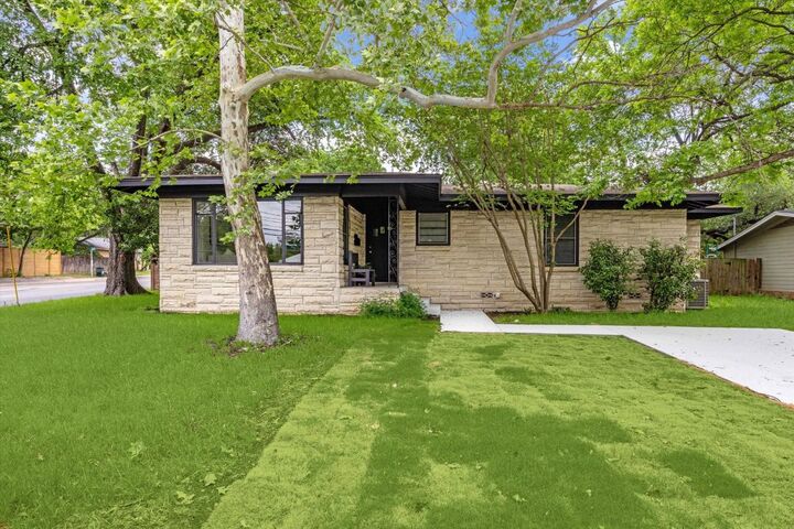 Property Photo: 5807 Shoalwood Avenue TX 78756