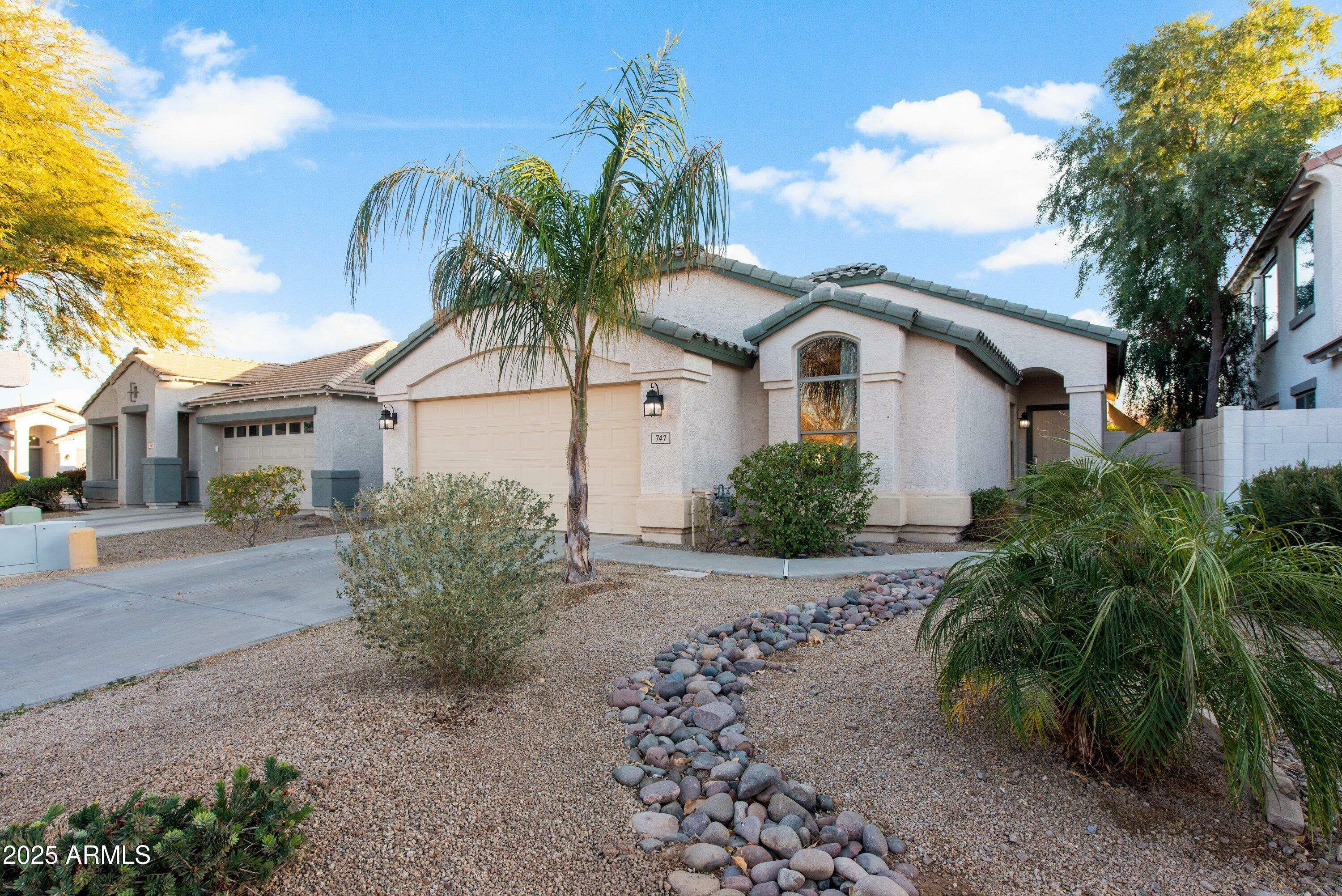 Property Photo:  747 E Daniella Drive  AZ 85140 