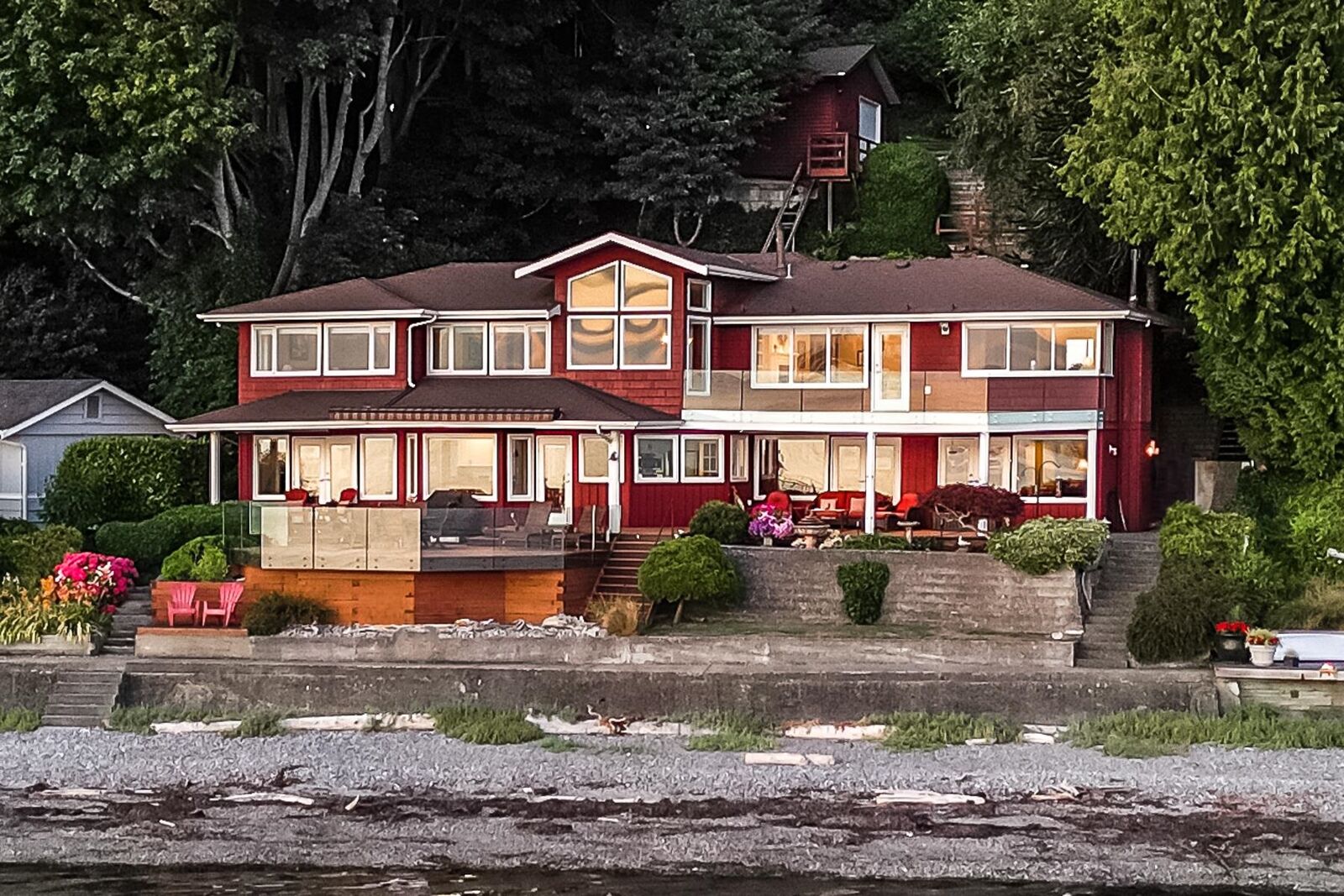 Property Photo: 330 Tsawwassen Beach Road BC V4M 4C9