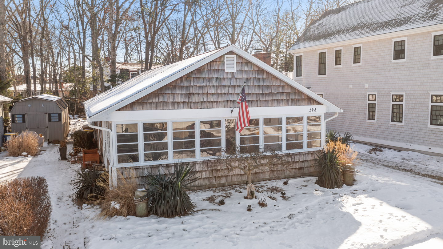 Property Photo:  328 Hickman Street  DE 19971 