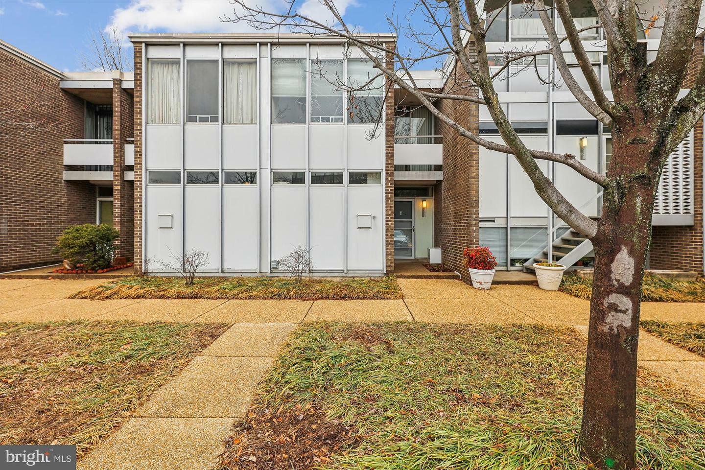 Property Photo:  389 O Street SW  DC 20024 