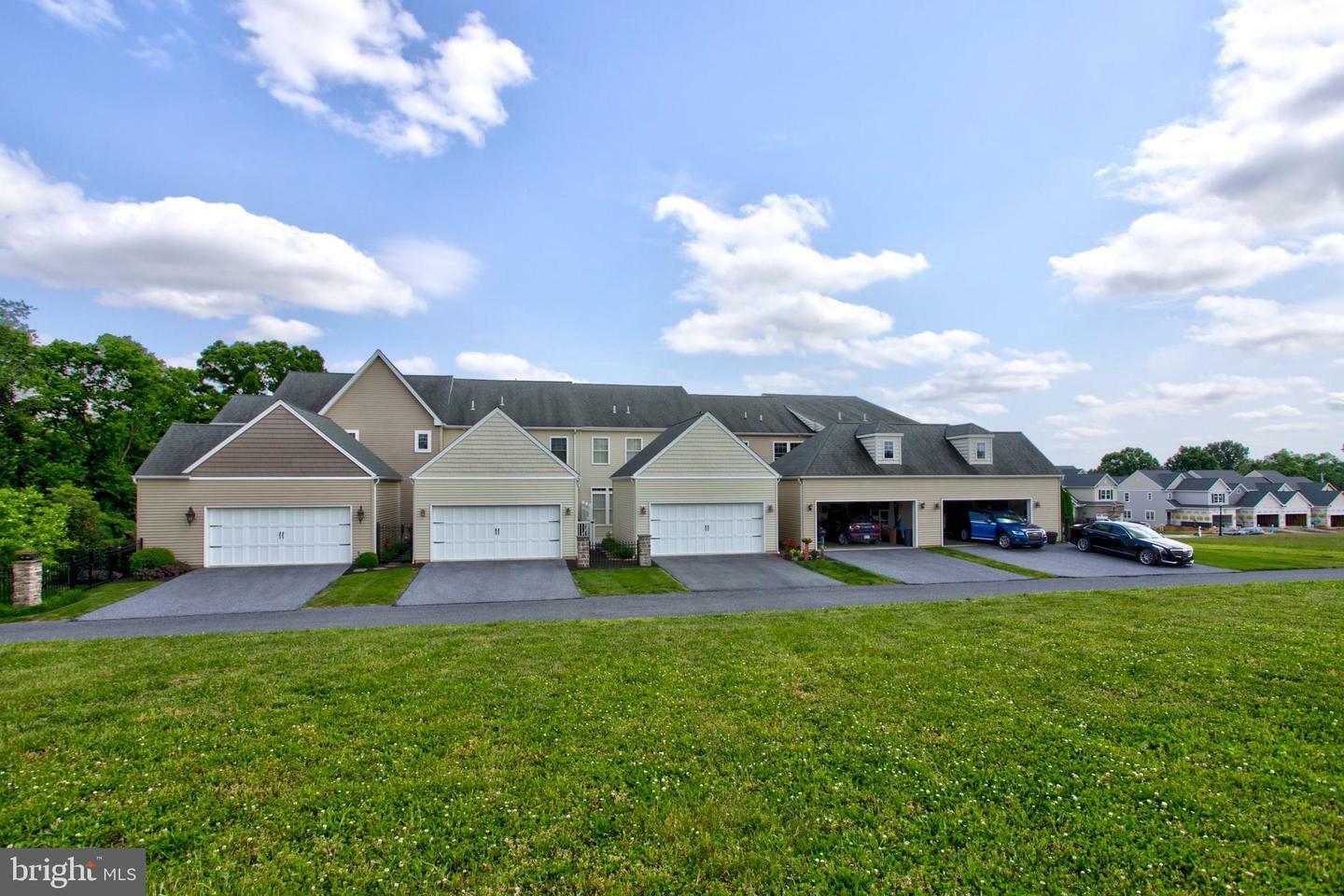 Property Photo:  2589 Camas Lane  PA 17520 