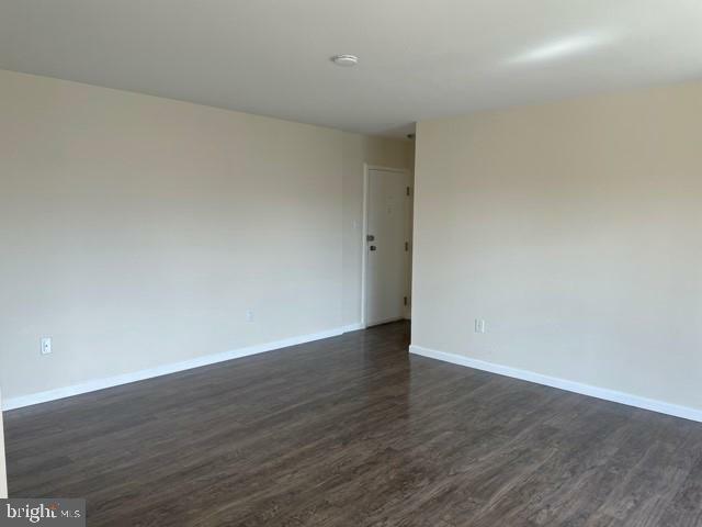 Property Photo:  5400 85th Avenue 103  MD 20784 