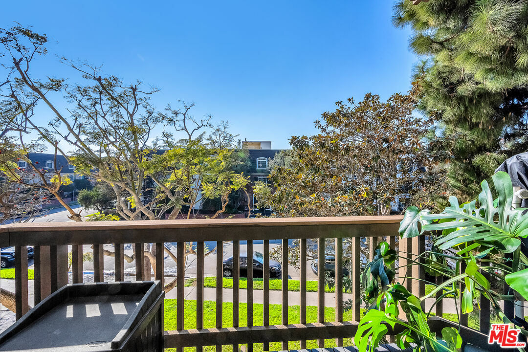 Property Photo:  8600   Tuscany Ave 303  CA 90293 