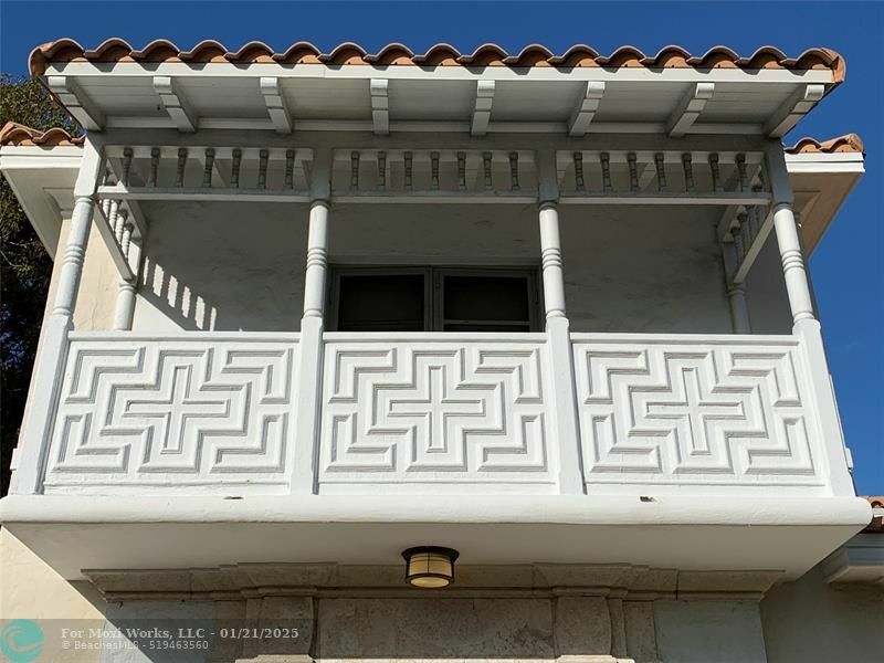 Property Photo:  3586 Flamingo Dr  FL 33140 