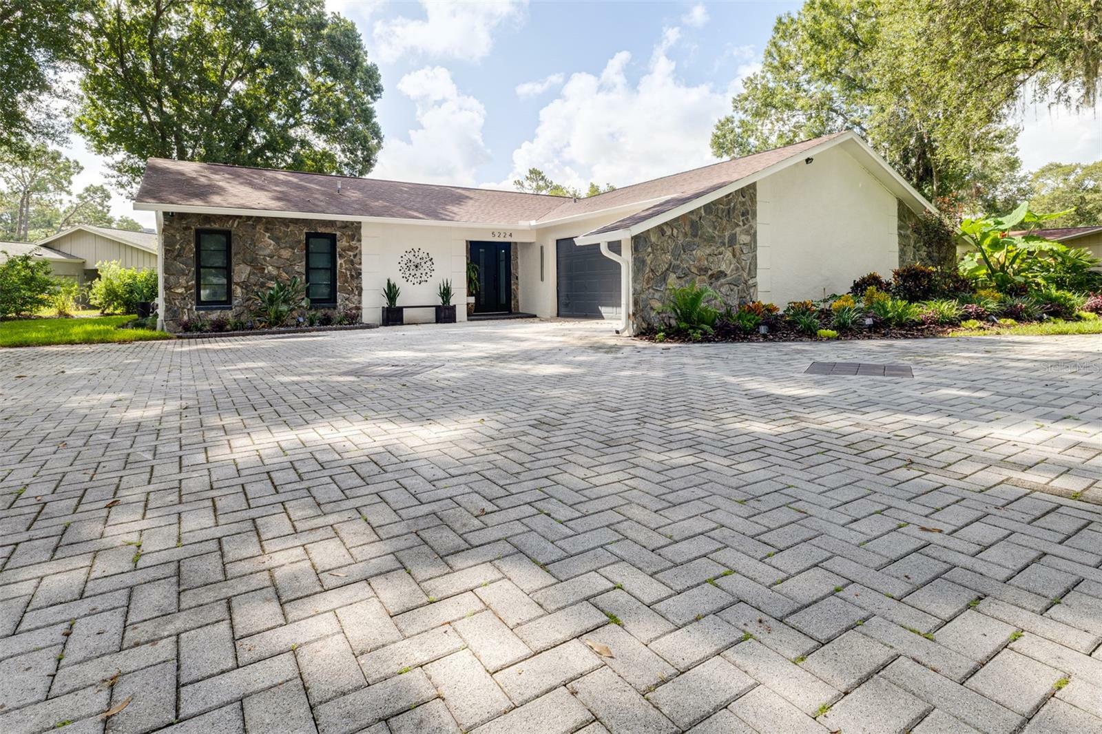 Property Photo:  5224 Saddlebrook Way W  FL 33543 