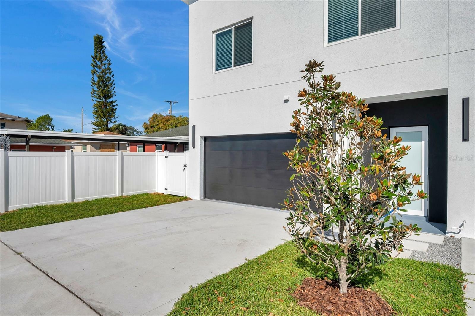 Property Photo:  2608 W Columbus Drive 5  FL 33607 