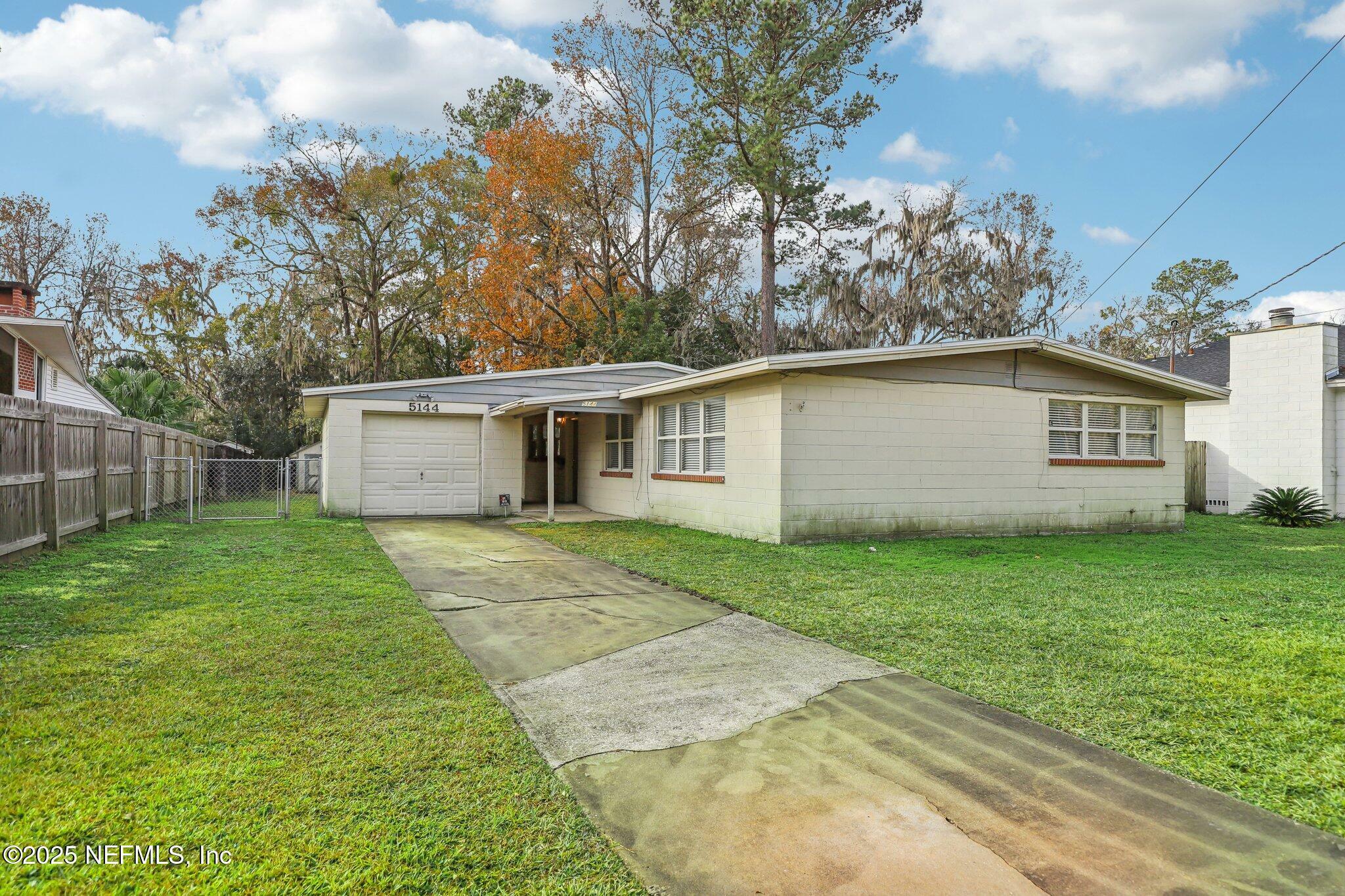 Property Photo:  5144 South Pines Drive  FL 32207 