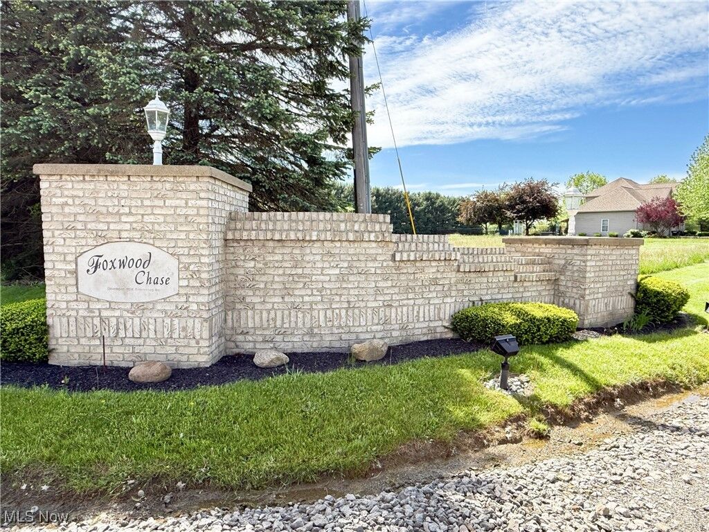 Property Photo:  49451 Foxwood Lane  OH 44413 