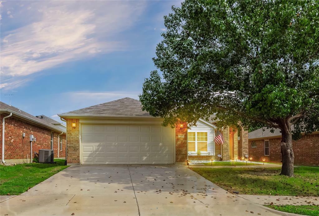 Property Photo: 3729 Cook Court TX 76244