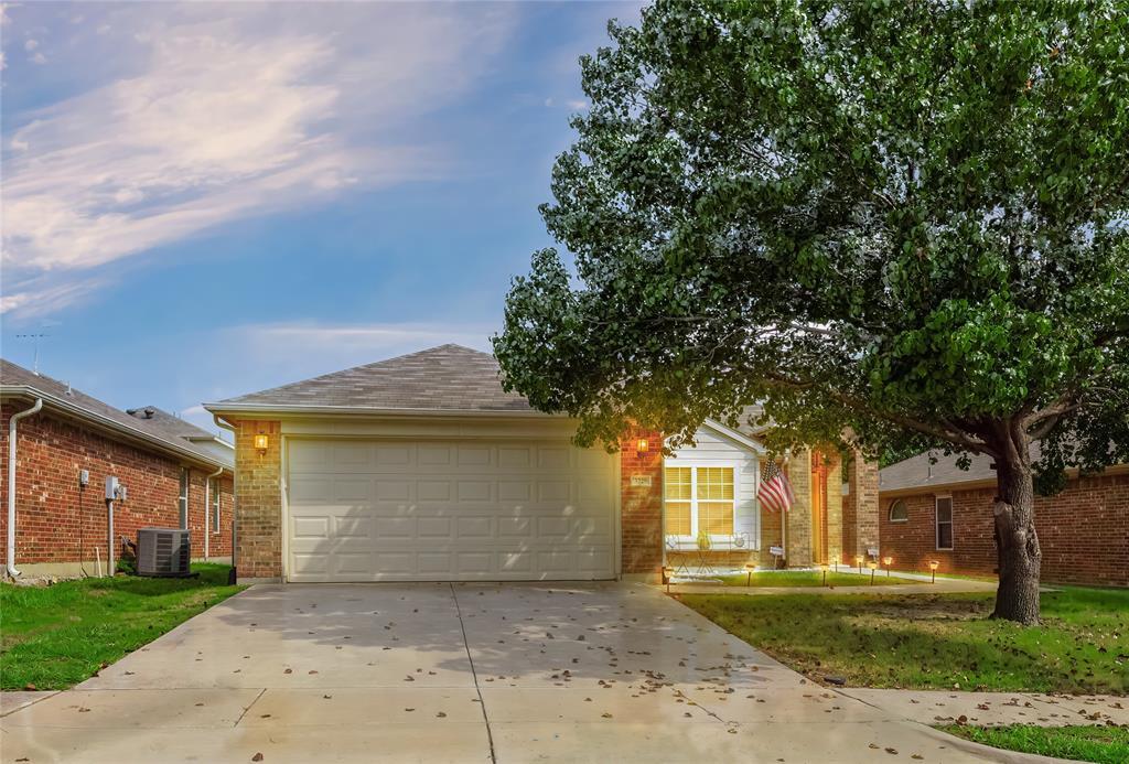 Property Photo: 3729 Cook Court TX 76244