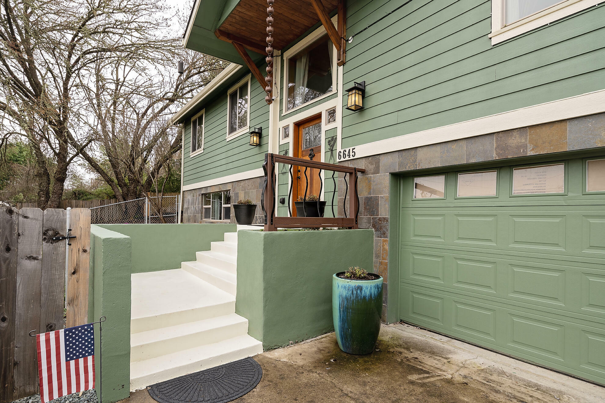 Property Photo: 6645 Pioneer Road OR 97501