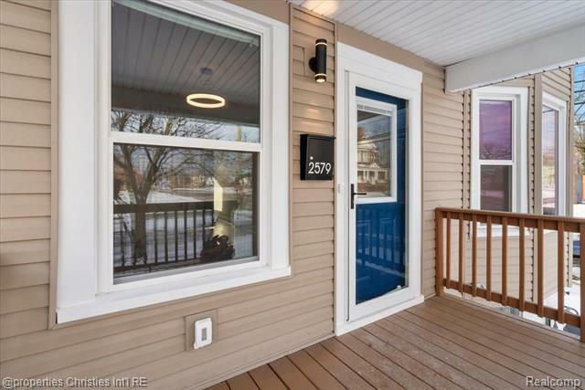 Property Photo:  2579 Townsend Street  MI 48214 