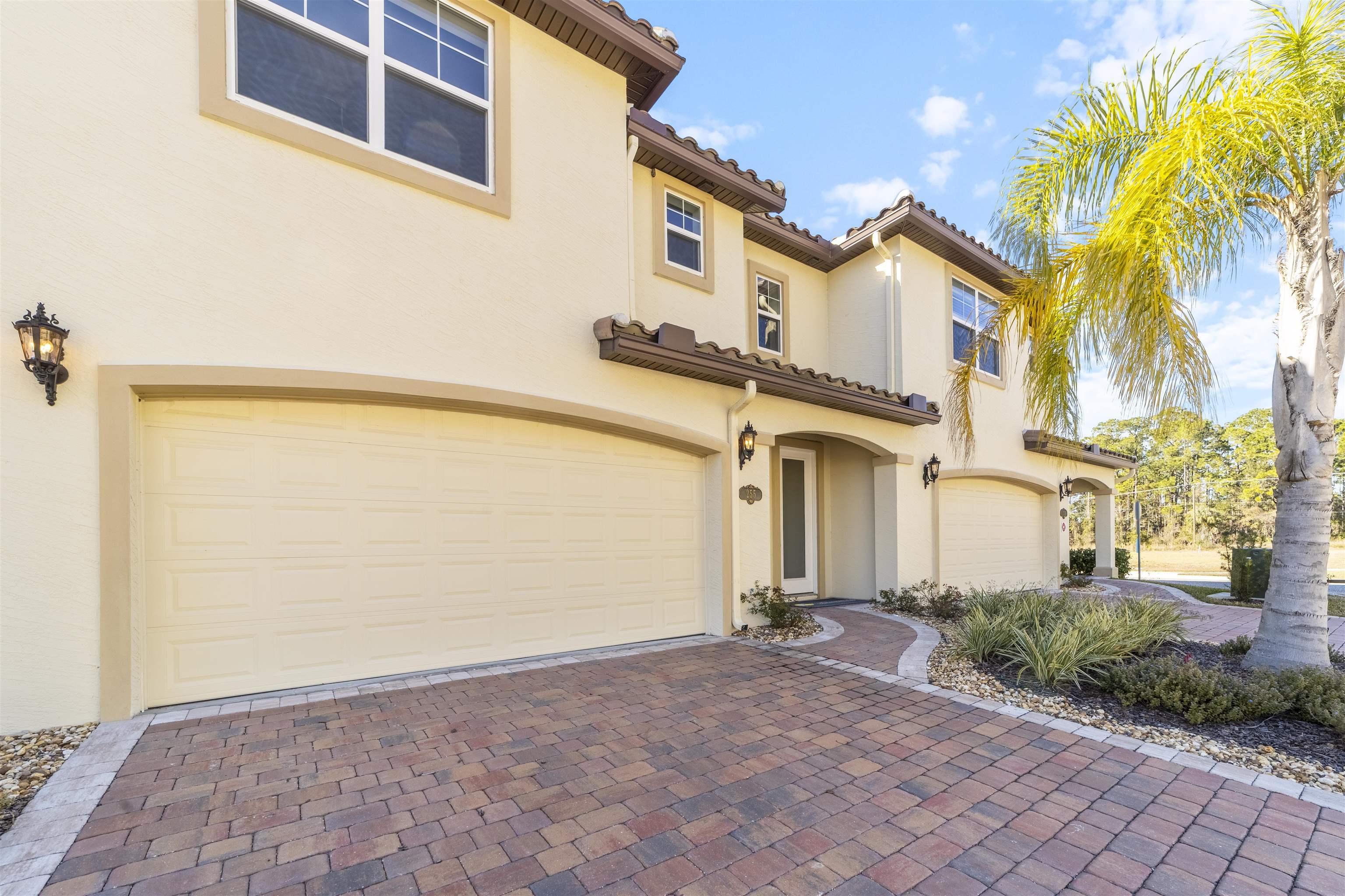 Property Photo: 255 Grand Ravine Drive FL 32086