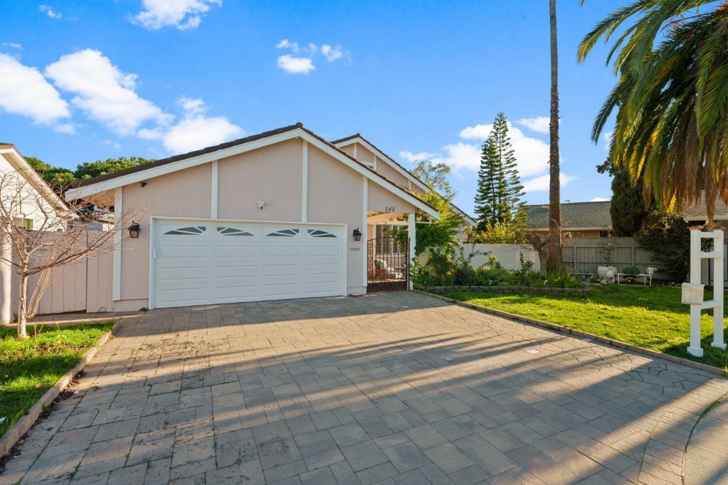 Property Photo:  542 Compass Circle  CA 94065 