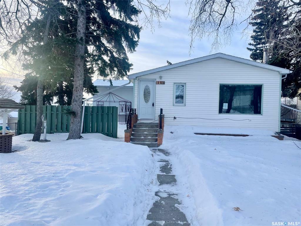 1103 Hochelaga Street W  Moose Jaw SK S6H 2J3 photo