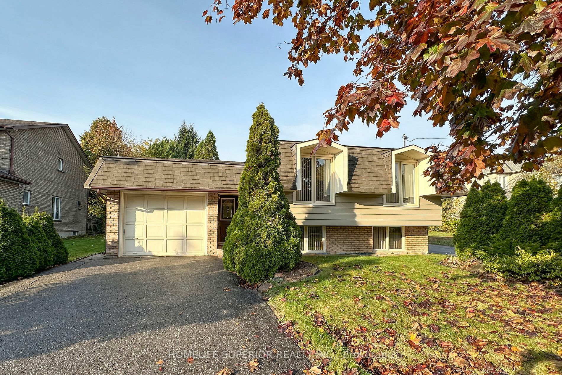 1946 Spruce Hill Rd  Pickering ON L1V 1S7 photo