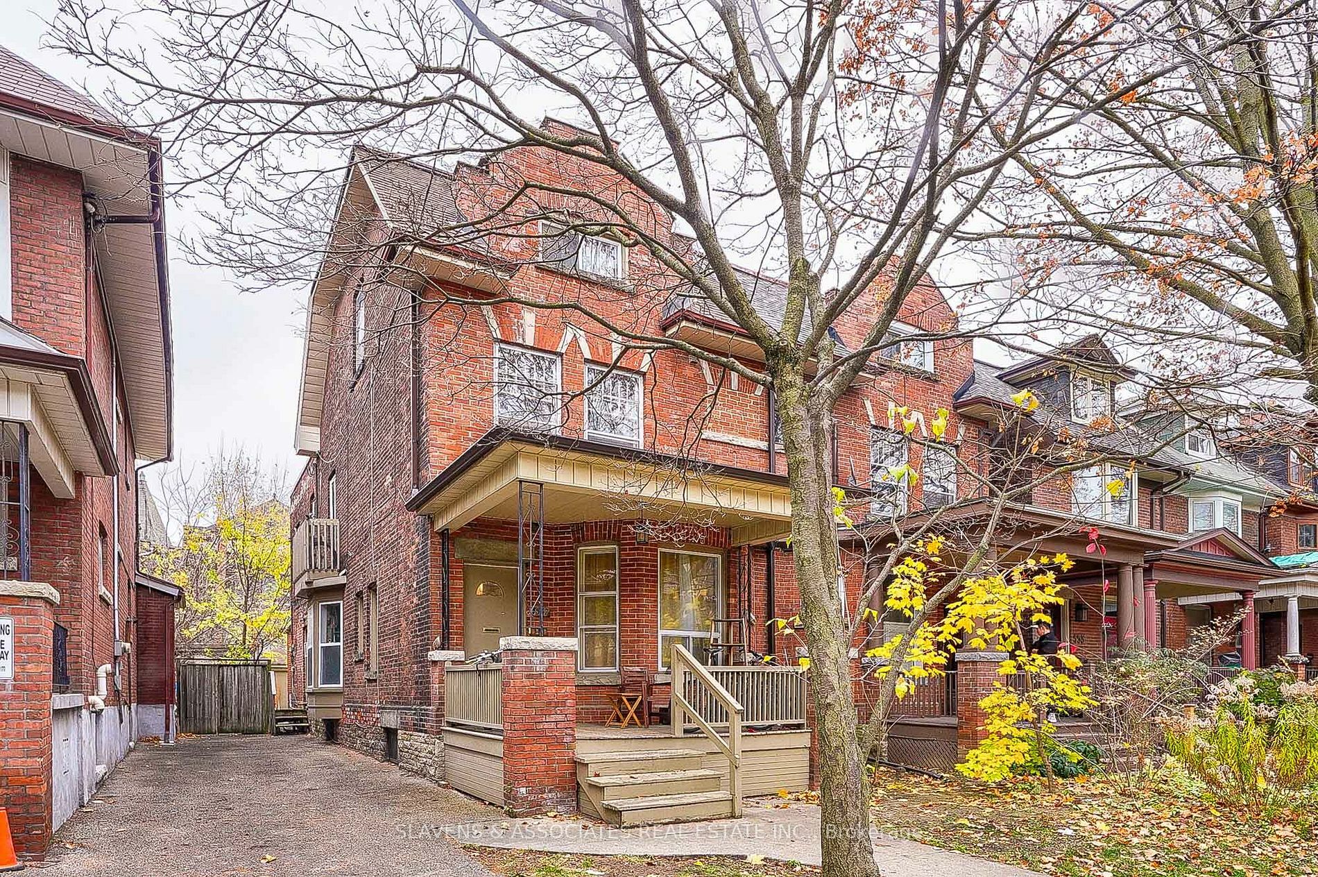 557 Markham St  Toronto ON M6G 2L6 photo