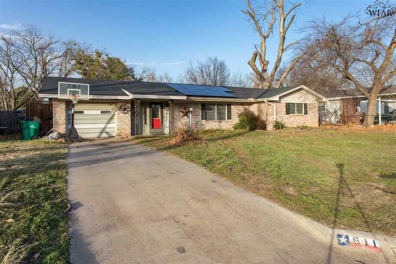 Property Photo:  611 Sycamore Drive  TX 76354 