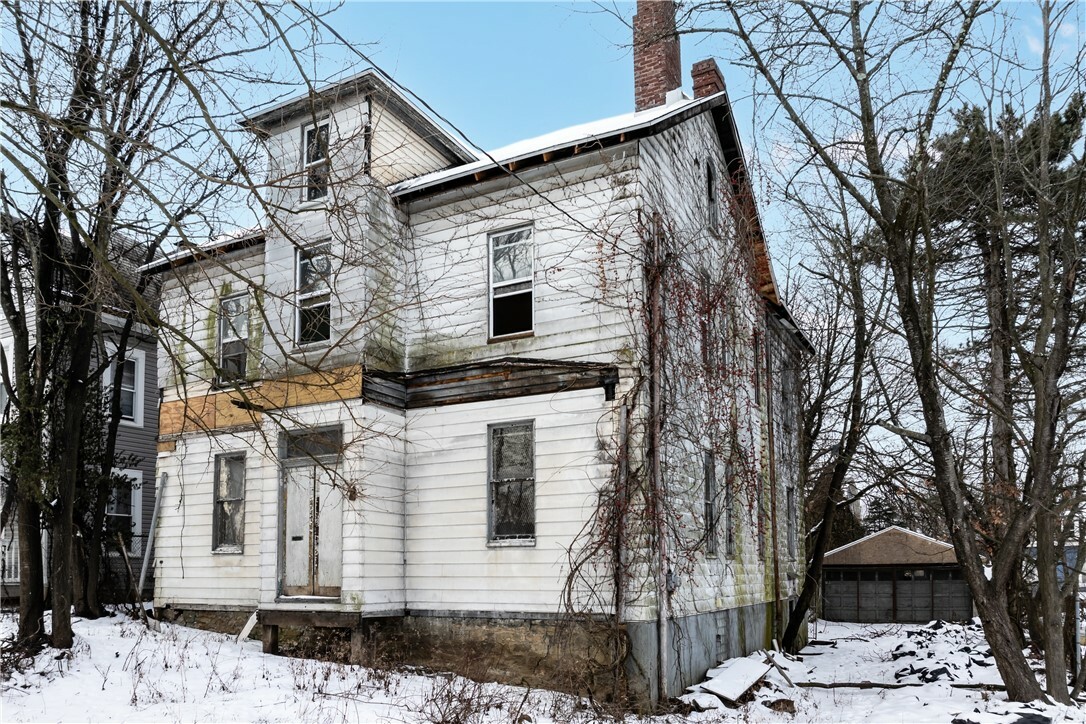 Property Photo:  3105 Perrysville Ave  PA 15214 