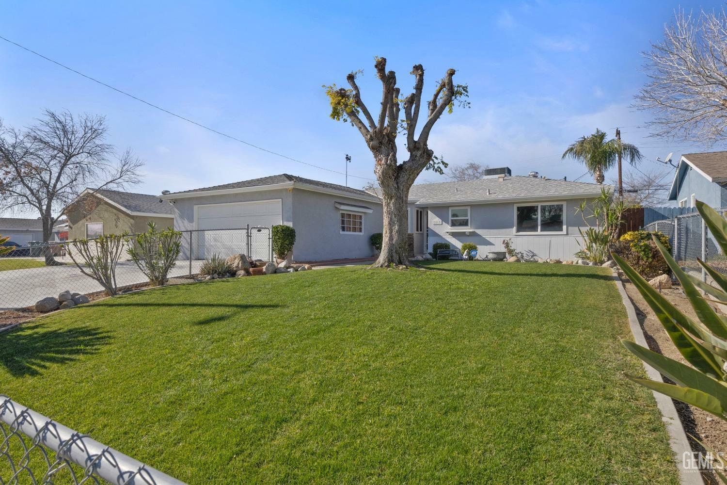 Property Photo:  2812 Occidental Street  CA 93305 