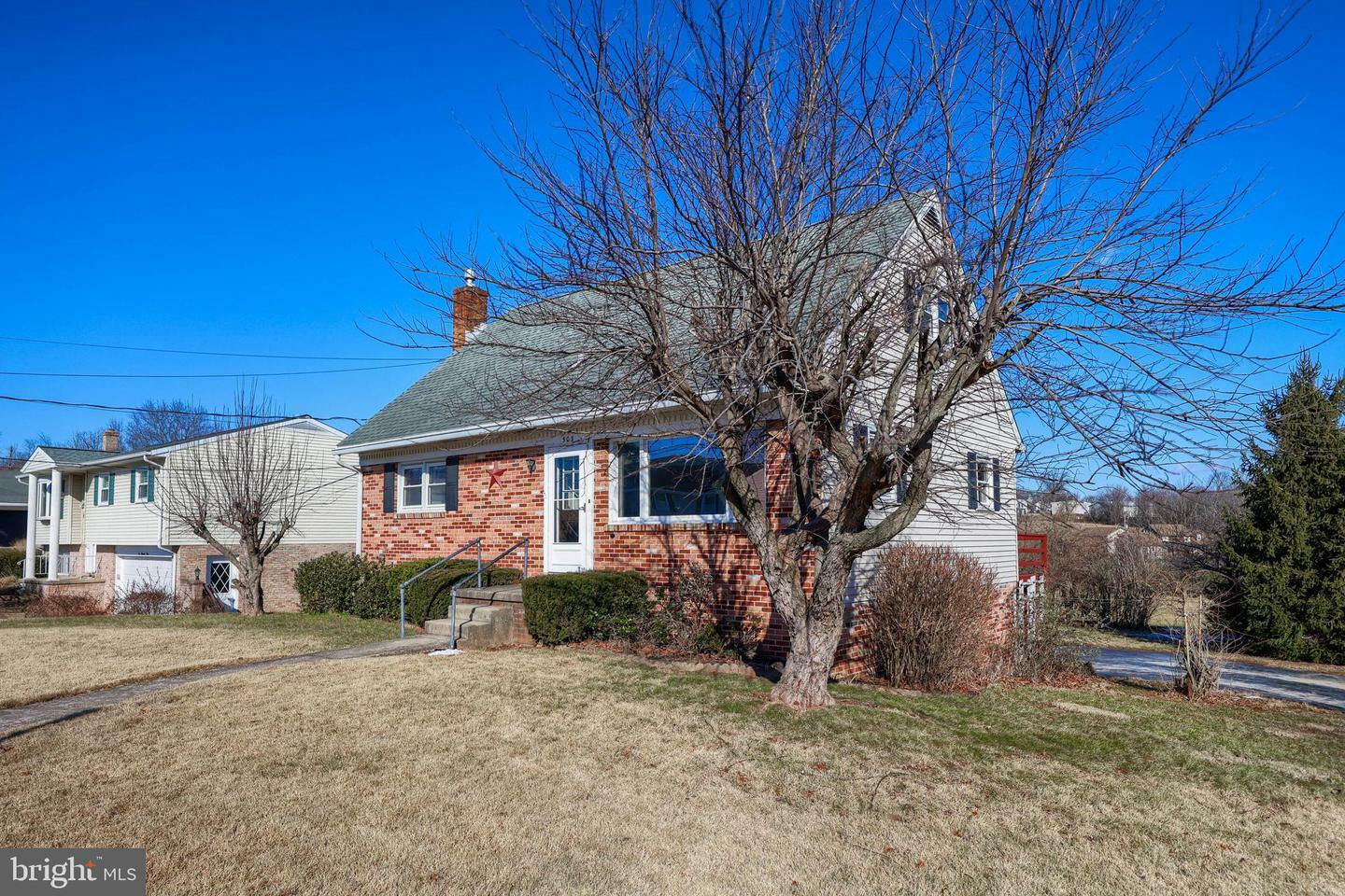 Property Photo:  503 Juniper Street  PA 17517 