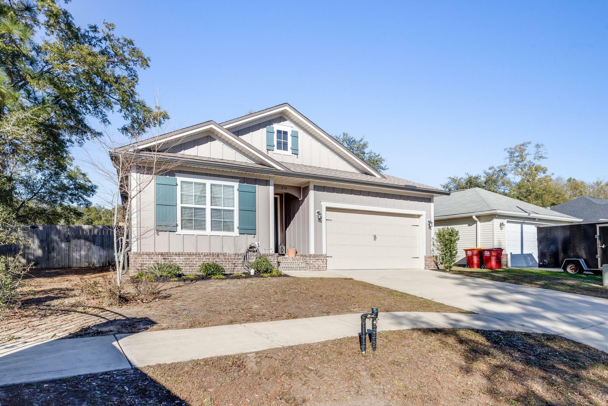 Property Photo:  234 Ladue Avenue  FL 32539 